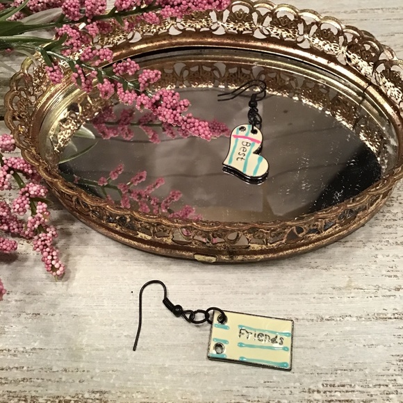 Best Friends Earrings - Picture 3 of 9